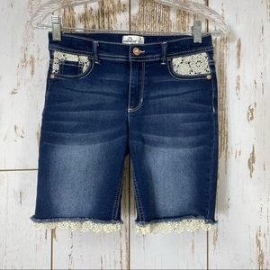 Jordache, Stretch Shorts Lacey details. Size 14 In excellent condition!